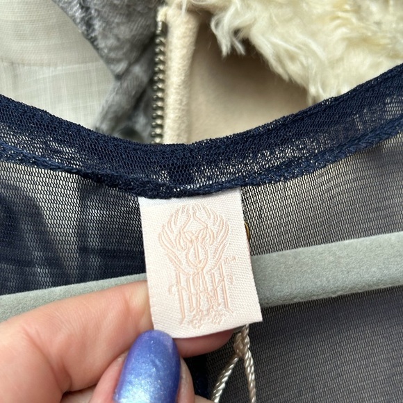 We are HAH Mama C Dress Night Navy Lace Sheer Panel Maxi Dress Small (oversized) - Picture 5 of 11